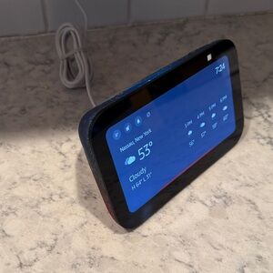 EUC Amazon Echo show 5 kids galaxy with charger